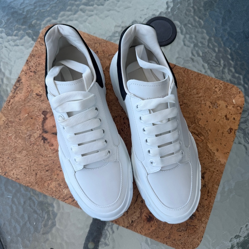 NEW Alexander McQueen Sneakers size 10US 40EU - Picture 2 of 6